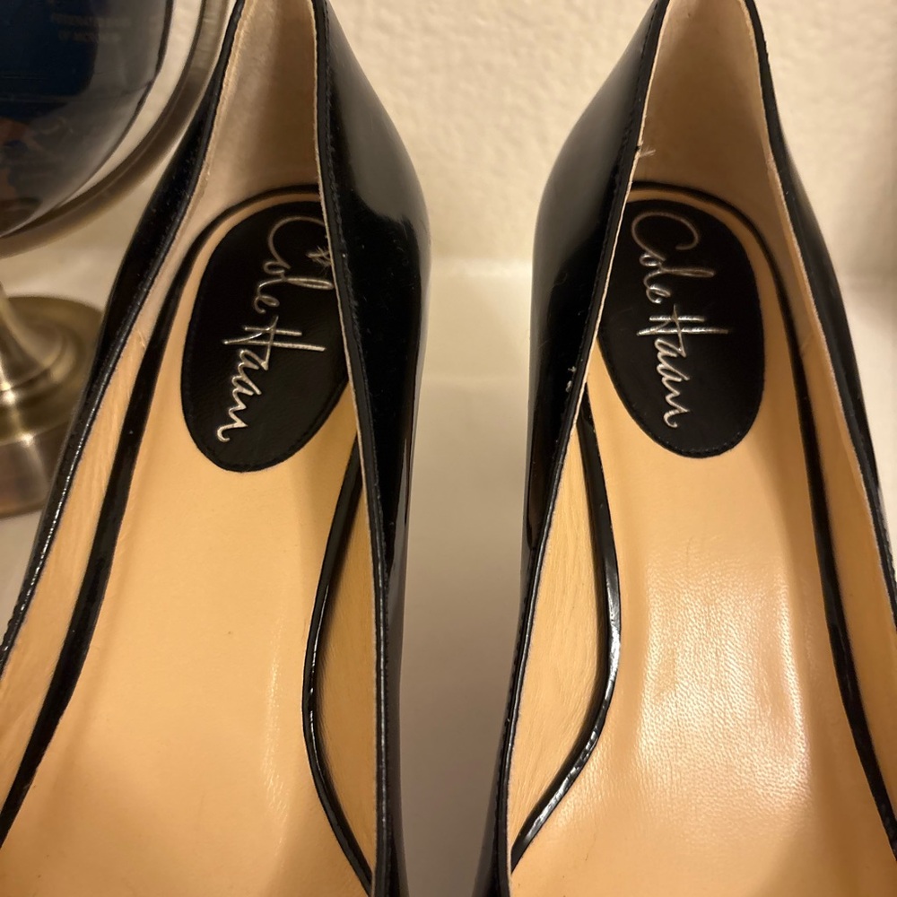 Cole Haan Black Patent Leather Classic Pumps - Size 6 1/2 - Picture 2 of 5